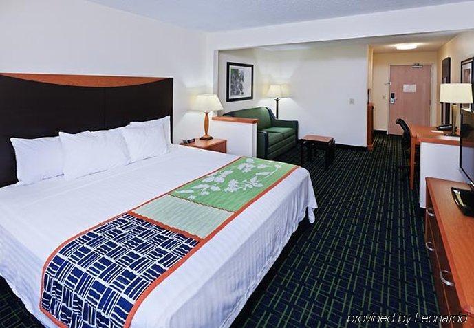 Hotel Fairfield Inn&suites 3*