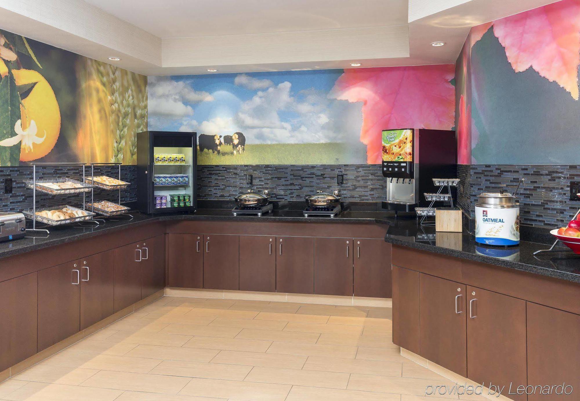 Fairfield Inn&suites Hotel 3*